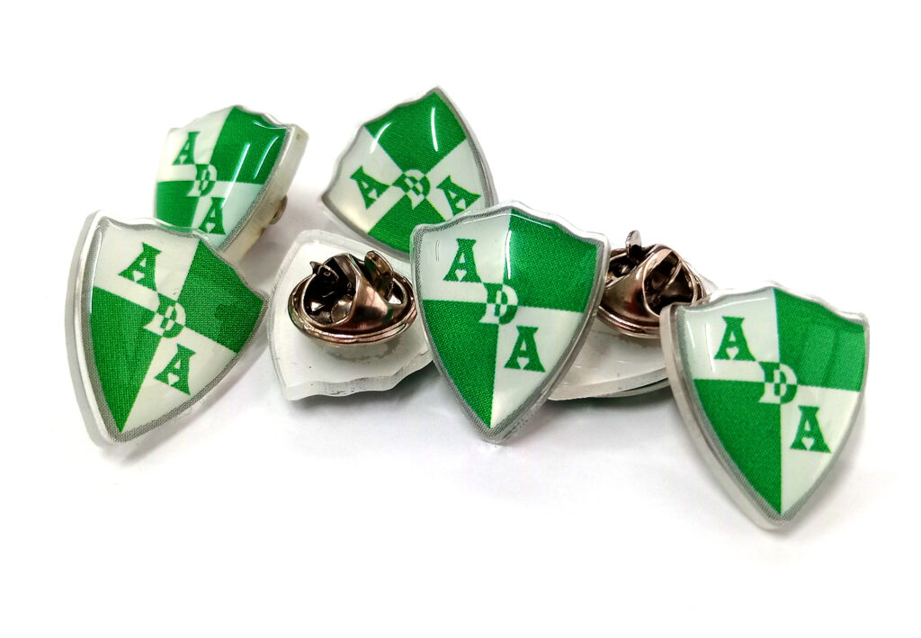 PINES ACRILICO Y PIN – PERSONALIZADOS 20 mm